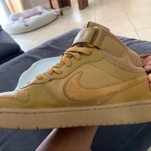 Nike Air Force 1 Mid Shoes